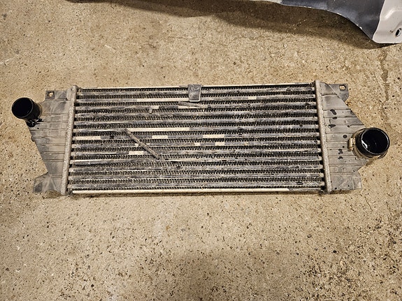 Mercedes W163 ML270cdi välijäähdytin