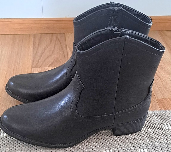 Nilkkurit, nilkkasaappaat, jodhpurit, kengät, saappaat, uudet, 40