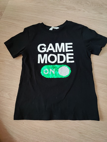 ALE H&M Game Mode kääntö kuvio T-paita Musta 134 / 140