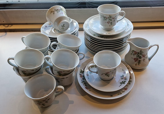 18 € Winterling Röslau kahvikuppisarja 12 kpl ja kermakko
