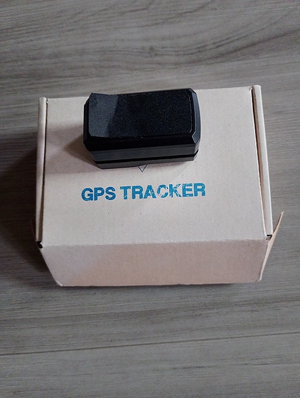 GPS paikannin