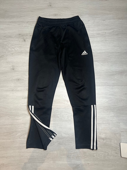 Adidas verkkarit