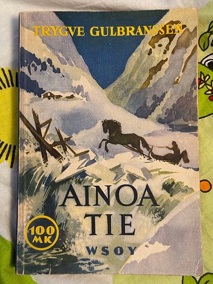Ainoa Tie Kirja Suomi Mustavalkoinen