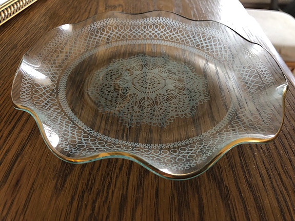 Kultareunainen lautanen, 15 cm