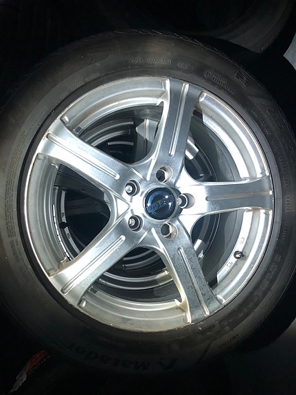Nissan alut 5x114,3 kesä 225/55-17 erittäin hyvät