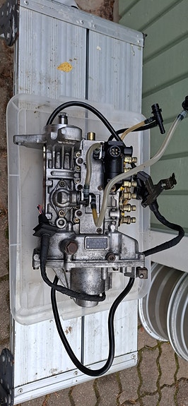 Mercedes-Benz OM606 syöttöpumppu