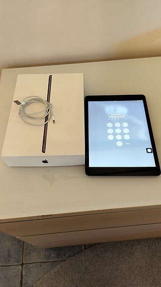 Ipad 8th genaration 64Gb