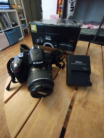 NIKON D3200 KIT + AF-S DX 18-55 VR