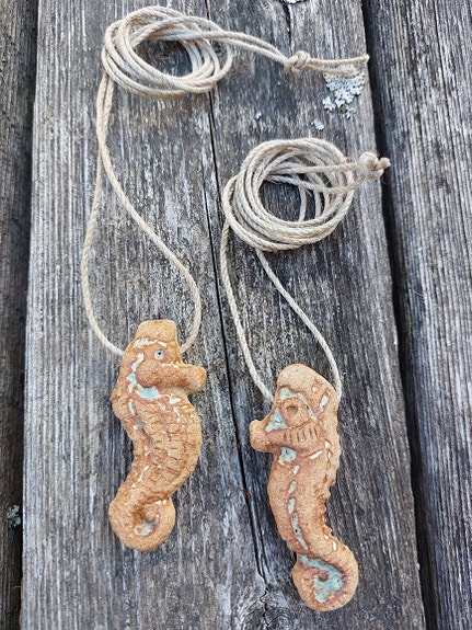 Merihevoset,  keramiikkaa.