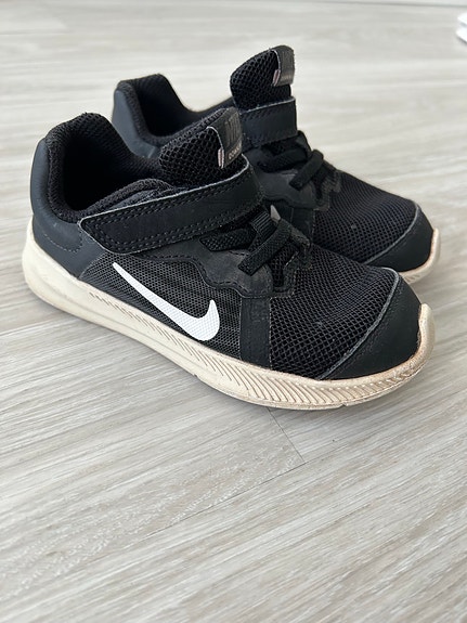 Nike Downshifter lenkkarit koko 26 mustat Tori