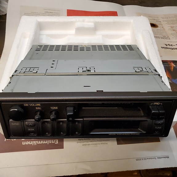 Mitsubishi lancer -92  Vintage radio kasetti soitin