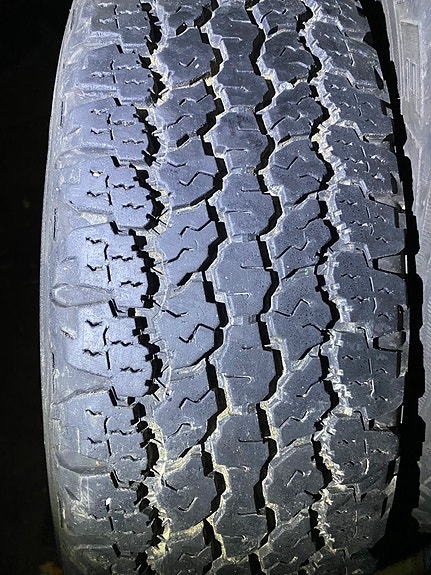 Kesäsarja 235/85/16 Good Year hyvä sarja h.200e