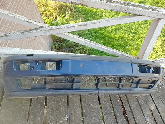 VW Passat  -95 etupuskuri