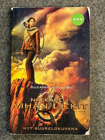 Suzanne Collins - Nälkäpeli (2.) - Vihan Liekit (::)