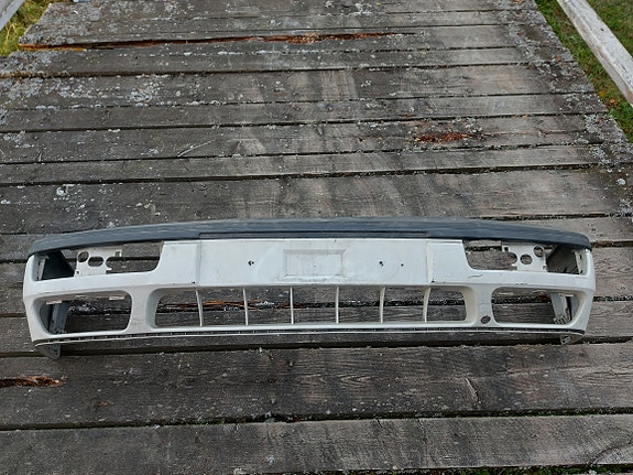 VW Golf mk3 etupuskuri