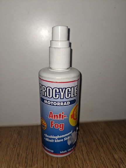 Anti fog suihke