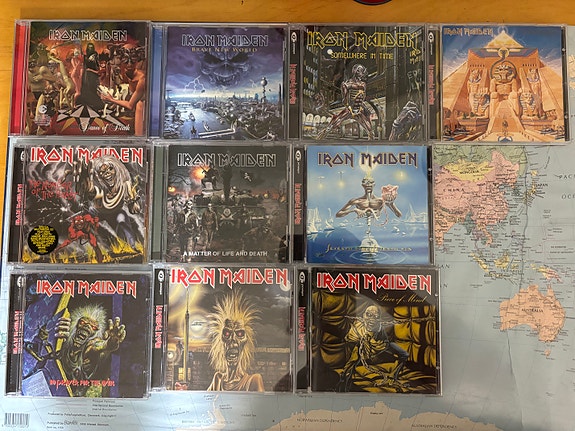 Iron Maiden CD-levyjä