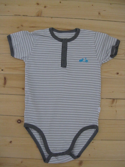 Lyhythihainen body koko 98