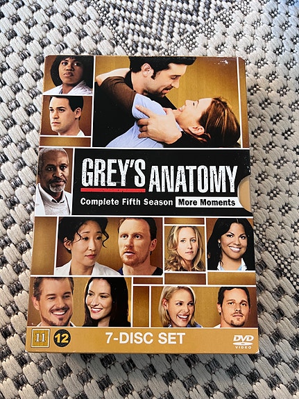 DVD ja Blue Ray boxeja; Paranormal Activity, Grayn Anatomia jne.