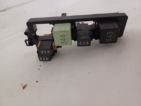 Skoda Octavia 2010-2013 Relekampa 1K1937503A