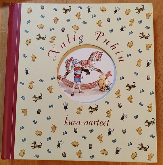 Nalle Puhin kuva-aarteet valokuvakirja