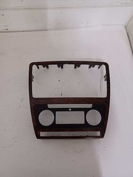 Skoda Octavia 2010-2013 Radio kehys 1Z0858069CGDG2