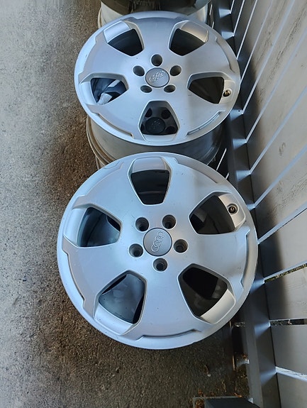Audi Quattro vanteet.