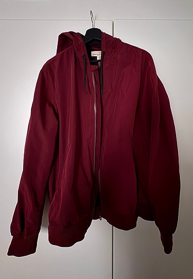 H&M. Punainen Takki Miehille Koko L