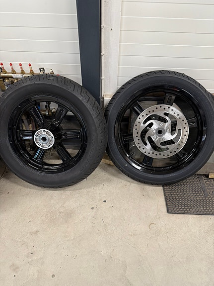 Harley-Davidson uudet renkaat uusilla vanteilla