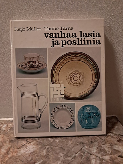 Vanhaa lasia ja posliinia