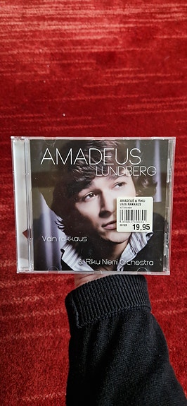 Uusi - Amadeus Lundberg: Vain rakkaus