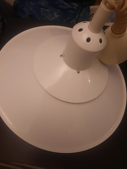 Lampukas hissivalaisin