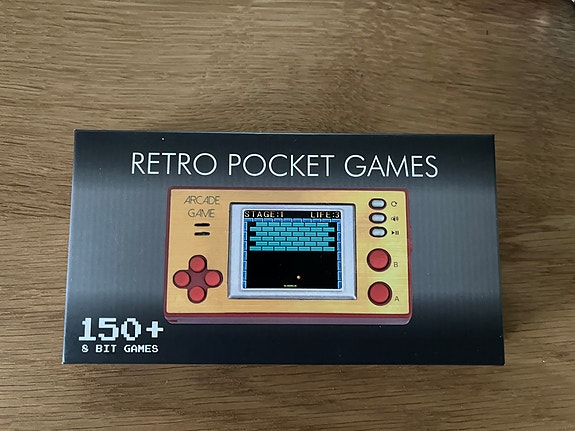 Retro Pocket Games peli