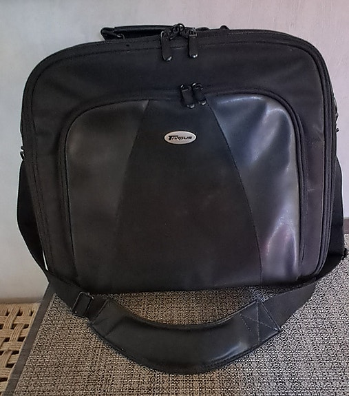 Tietokonelaukku