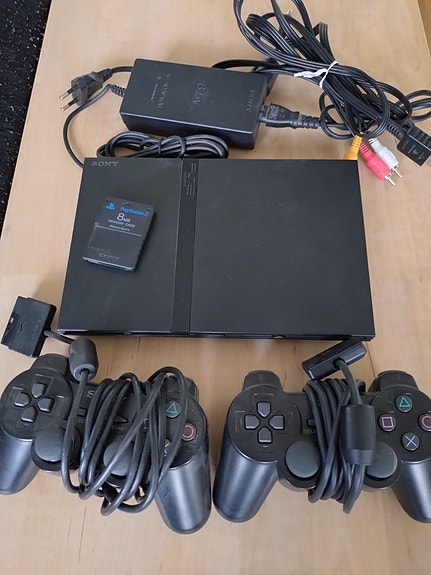 Ps2 konsoli, pelit, ym.