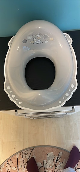 WC-istuimen koroke valkoinen