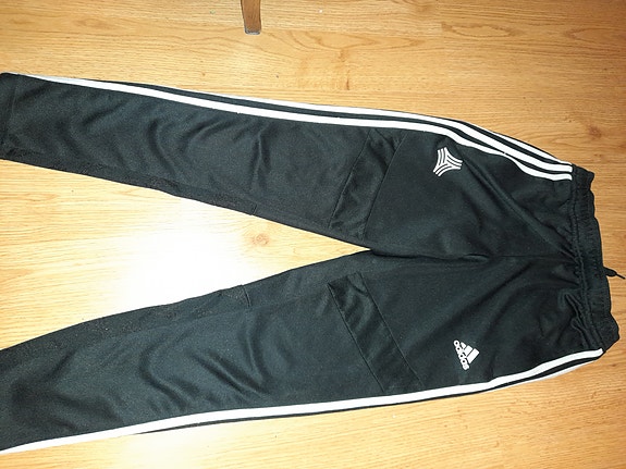 Adidas housut 152