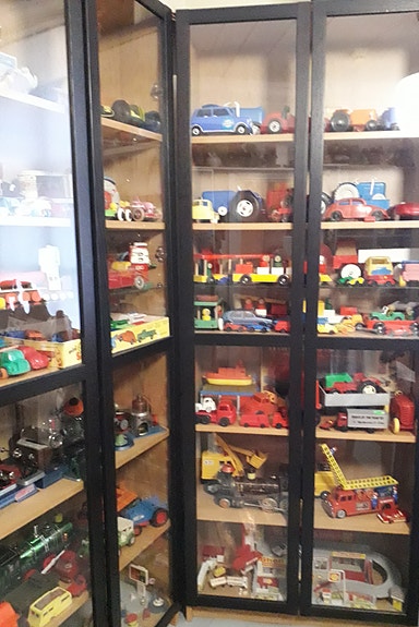 Billy- hyllyn (Ikea) OVET 4kpl