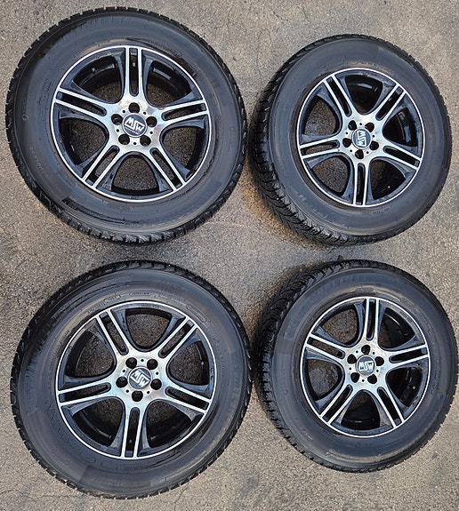 Michelin x-ice snow kitkat (215/65/16, pinta 6mm) msw (oz) vanteilla