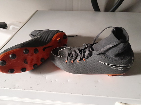 Nike piikkarit 37,5