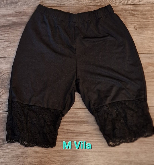 Vila mustat housut