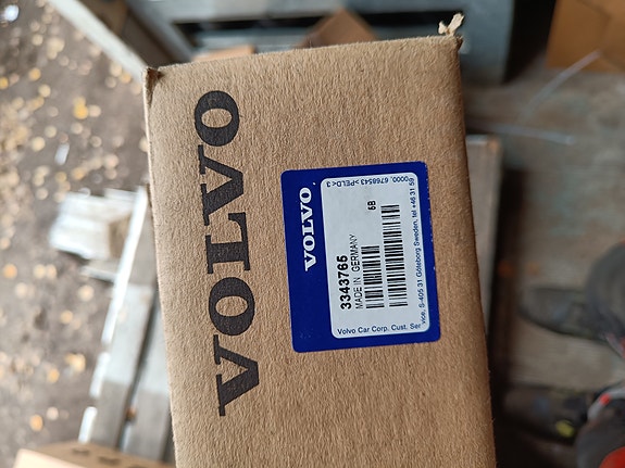 Volvo 400 vasen umpion lasi