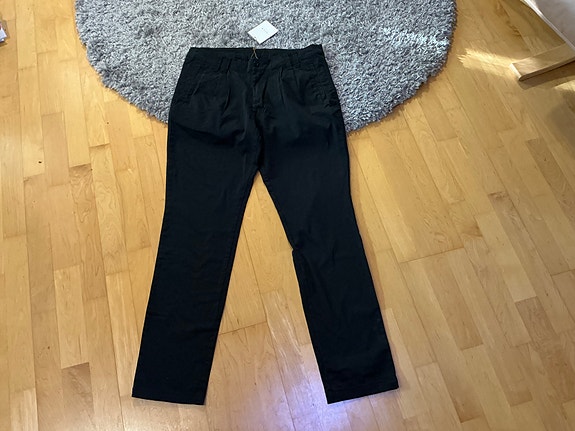 Naisten uusi Vila housut, koko 31/32