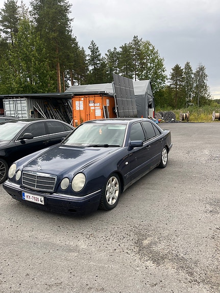 Mercedes-Benz w210 220d osina