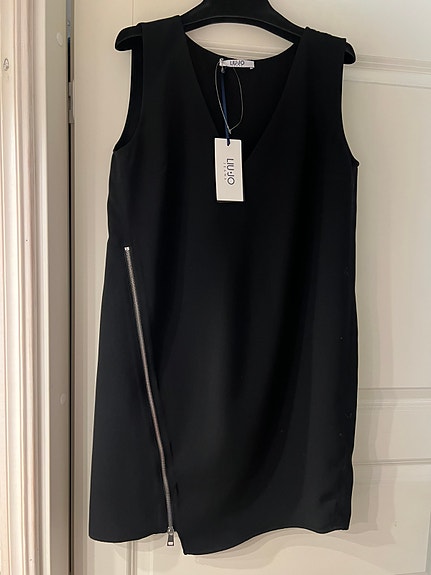 Product image 1 of 8