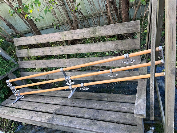 Vanha seinään kiinnitettävä naulakko hattuhylly 152x18 cm