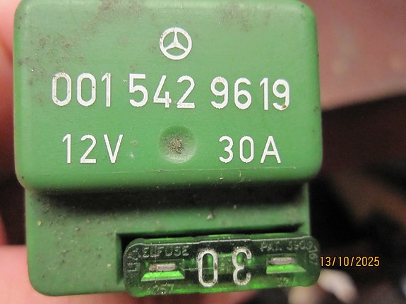 Mercedes-Benz C-180 W202 polttoainepumpun rele