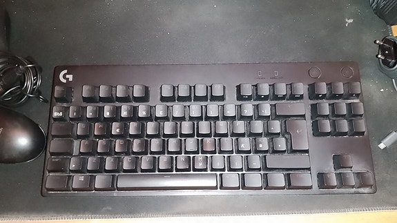 Logitech Pro näppäimistö