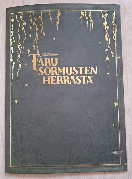 Taru Sormusten Herrasta teatteriohjelmalehtinen
