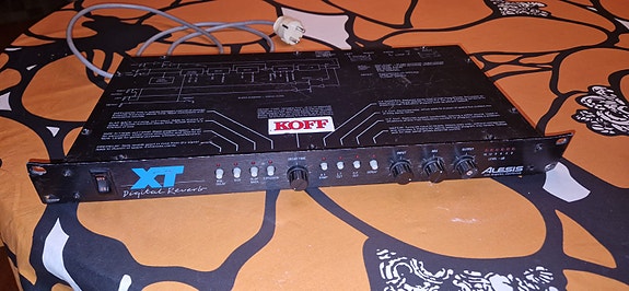 Alesis XT digital reverb